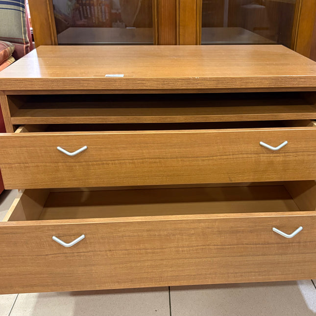 MUEBLE DE MADERA CON RUEDAS