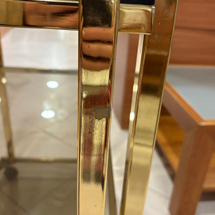 CARRITO AUXILIAR DORADO CON RUEDAS