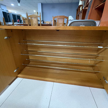 APARADOR DE MADERA CON BOTELLERO