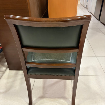 SILLA DE MADERA Y CUERO VERDE ESTILO VINTAGE