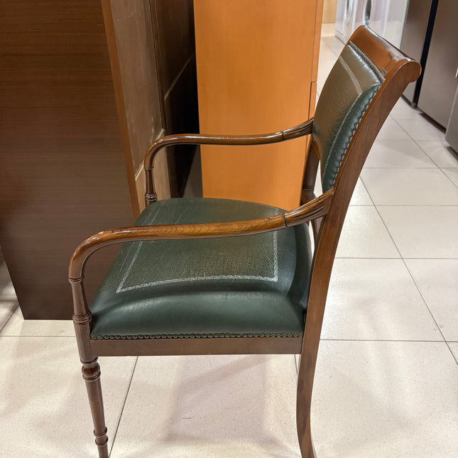 SILLA DE MADERA Y CUERO VERDE ESTILO VINTAGE