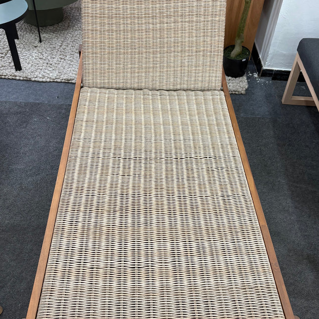 TUMBONA ITANI MADERA