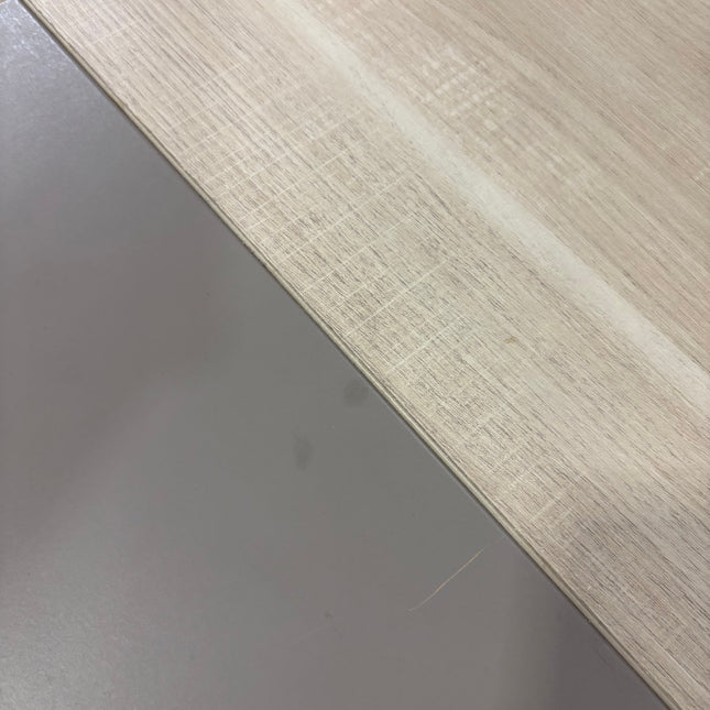 MESA DE COMEDOR CUADRADA DE MADERA