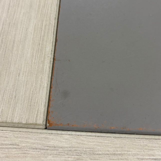 MESA DE COMEDOR CUADRADA DE MADERA