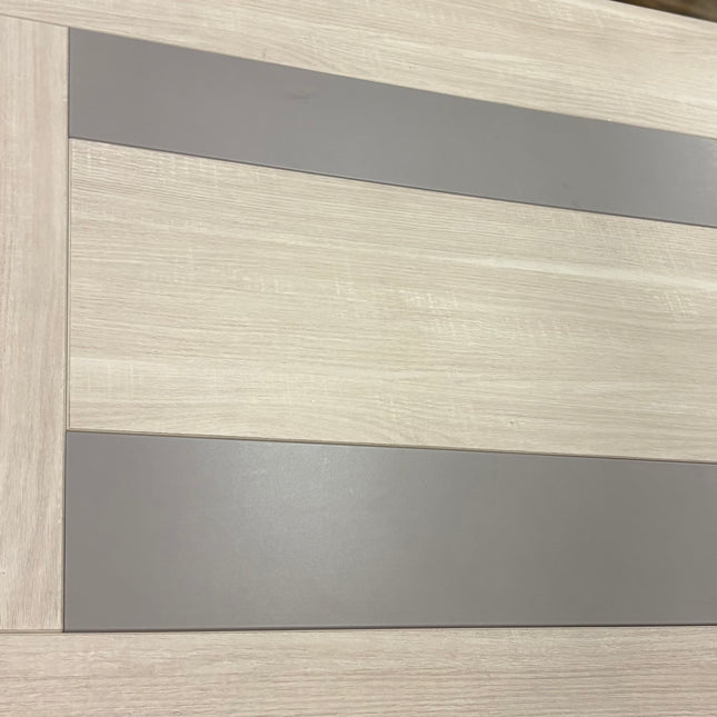 MESA DE COMEDOR CUADRADA DE MADERA