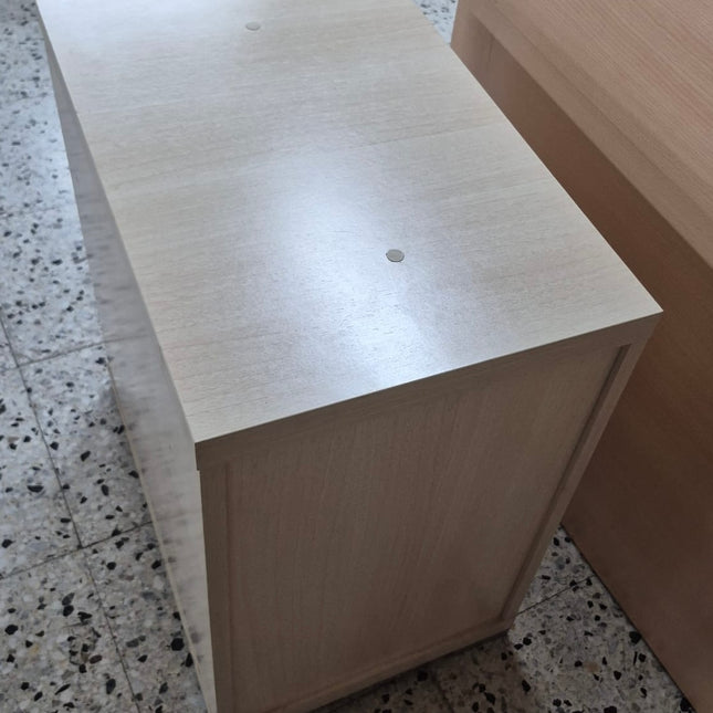 MESITA DE MADERA CLARA