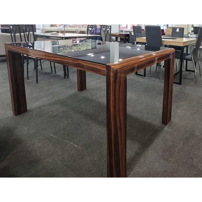 MESA DE COMEDOR