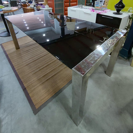 MESA DE COMEDOR + 4 SILLAS