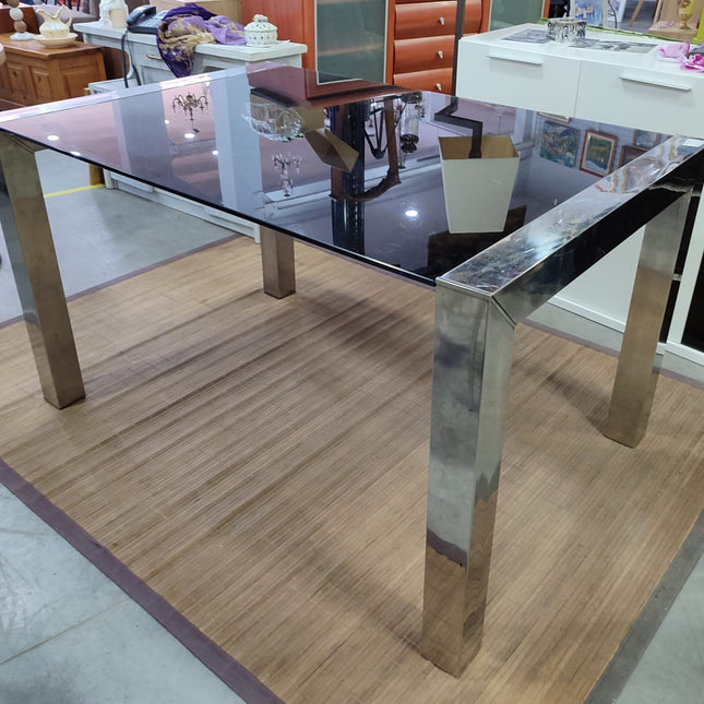 MESA DE COMEDOR + 4 SILLAS