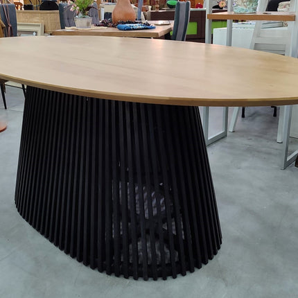 MESA OVALADA "LESKA/ JEANETTE"