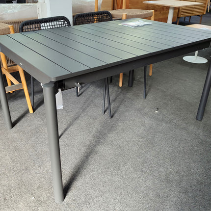 MESA DE EXTERIOR "ZALTANA"