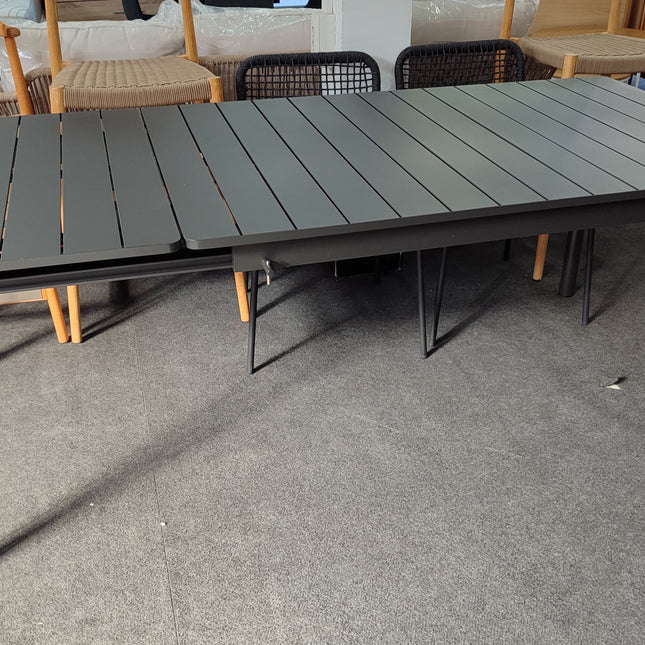 MESA DE EXTERIOR "ZALTANA"