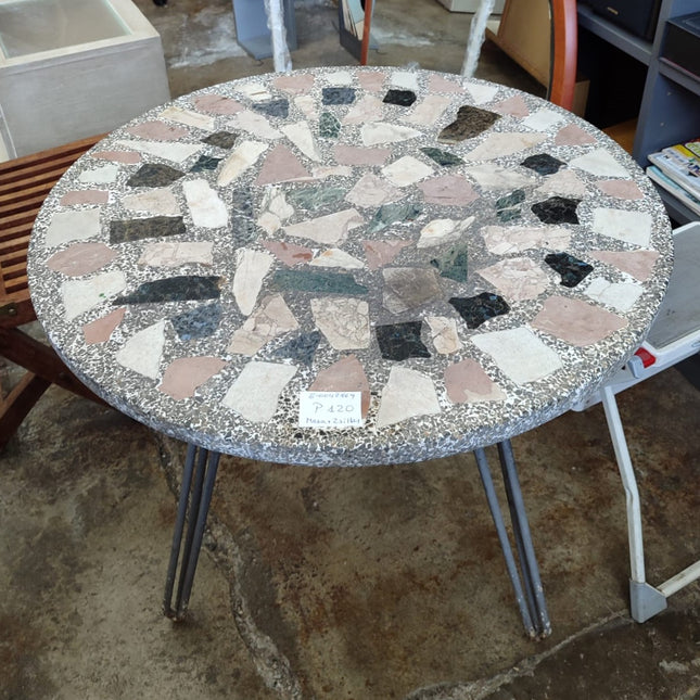 MESA DE JARDÍN