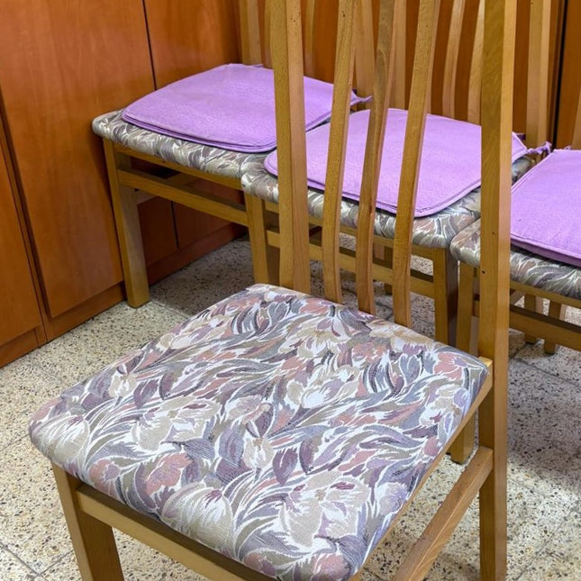 CINCO SILLAS DE COMEDOR
