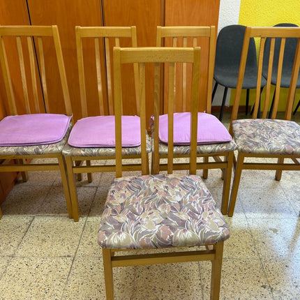 CINCO SILLAS DE COMEDOR