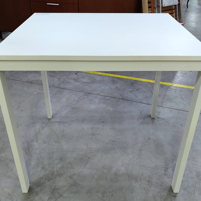 MESA PEQUEÑA