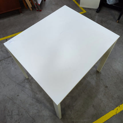 MESA PEQUEÑA