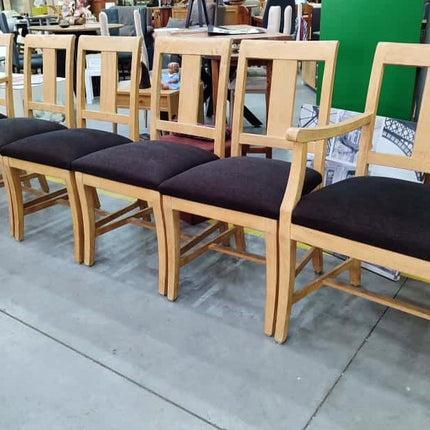 MESA EXTENSIBLE CON 6 SILLAS