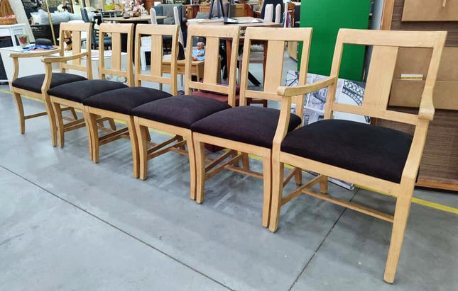 MESA EXTENSIBLE CON 6 SILLAS