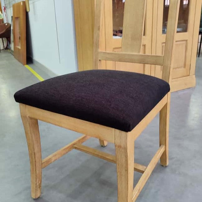 MESA EXTENSIBLE CON 6 SILLAS