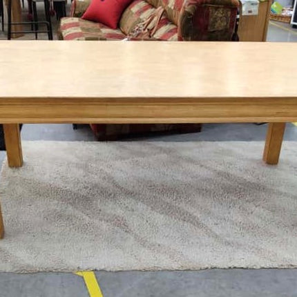 MESA EXTENSIBLE CON 6 SILLAS