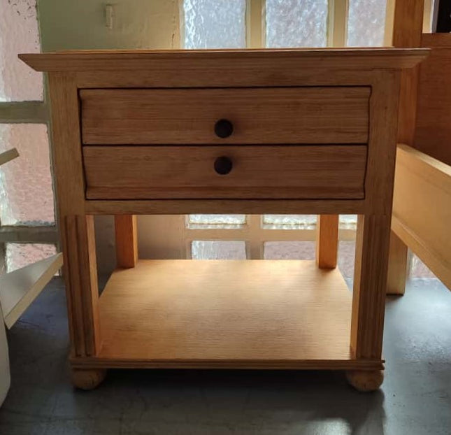 CAMA MATRIMONIAL + MESITAS DE NOCHE