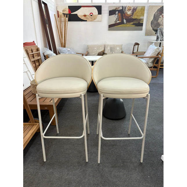 2 TABURETES EAMY DE PIEL SINTÉTICA BEIGE