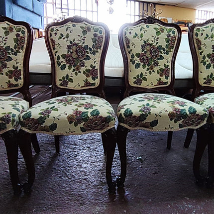 CUATRO SILLAS CLÁSICAS