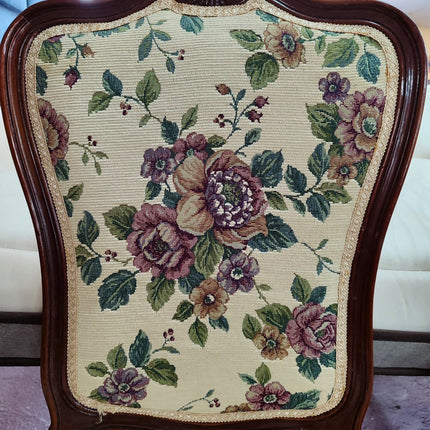 CUATRO SILLAS CLÁSICAS