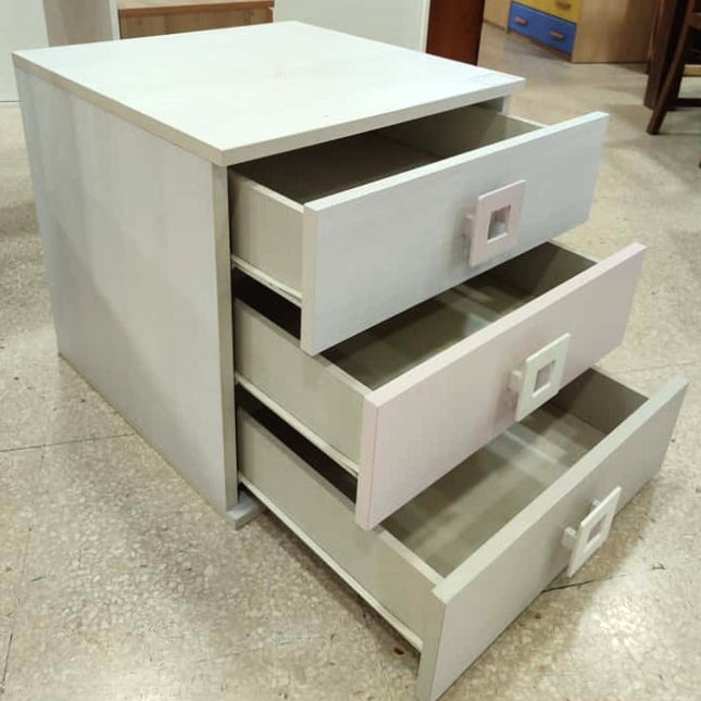 ARMARIO + MESITA DE NOCHE