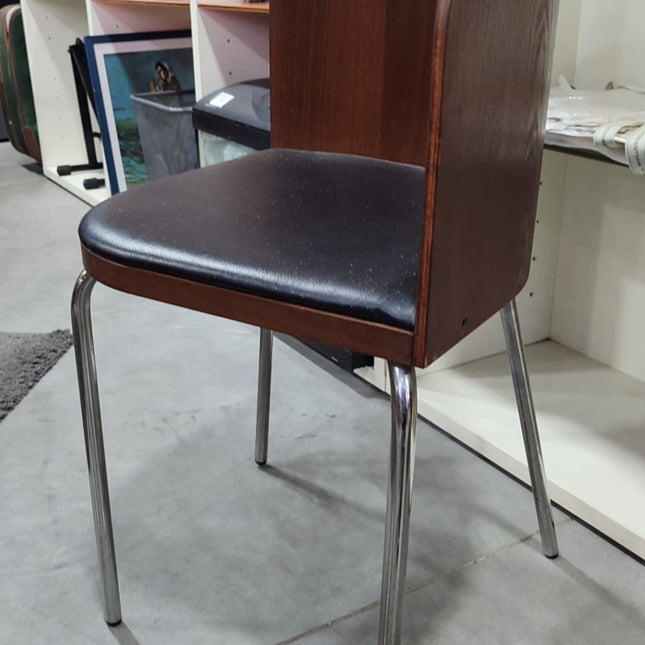 JUEGO DE MESA Y SILLAS "FUSIÓN"