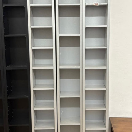 ESTANTERÍAS "GNEDBY"