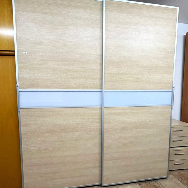 ARMARIO CON MESITAS DE NOCHE