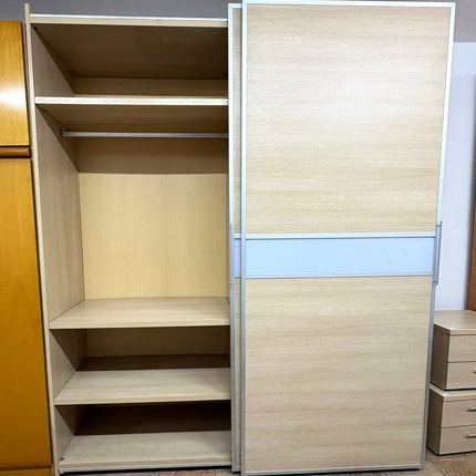 ARMARIO CON MESITAS DE NOCHE