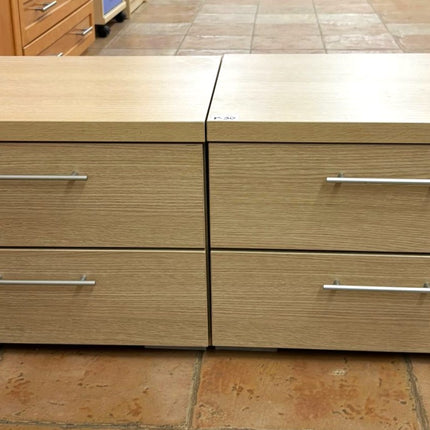 ARMARIO CON MESITAS DE NOCHE