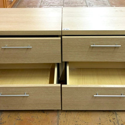 ARMARIO CON MESITAS DE NOCHE