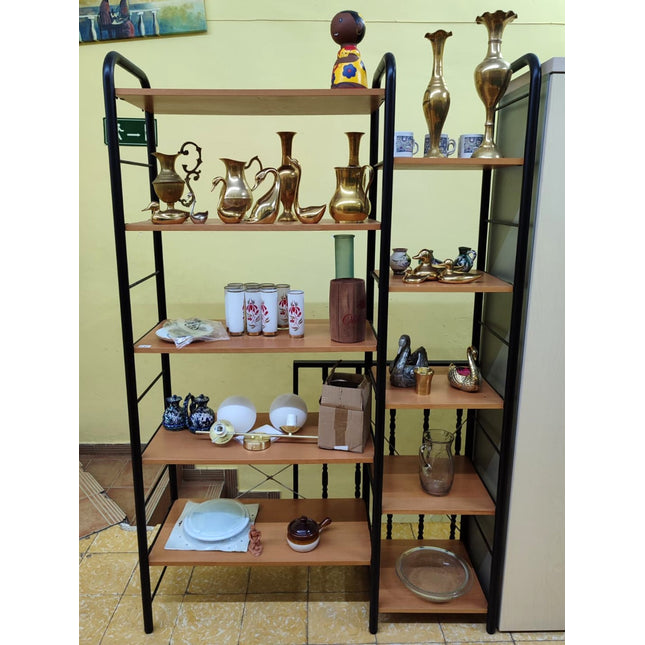 ESTANTERÍA METÁLICA