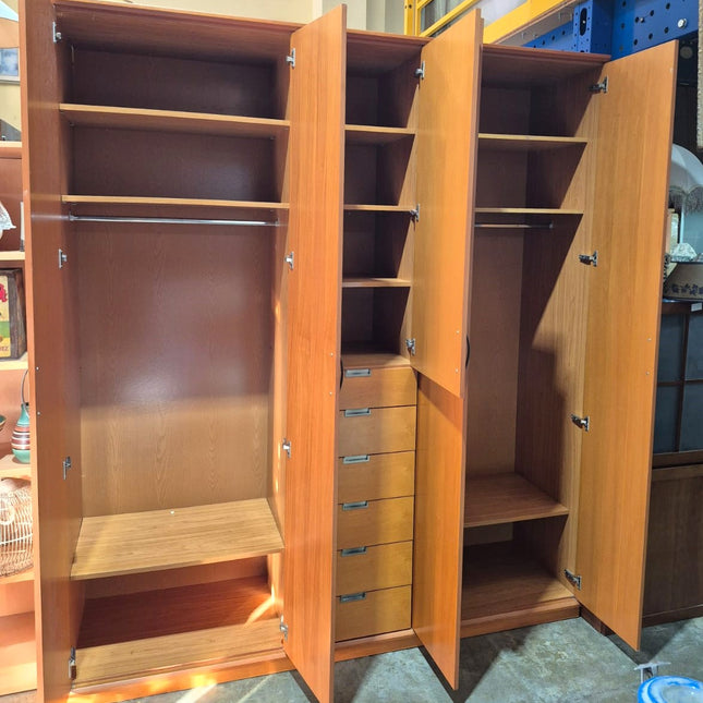 ARMARIO CINCO PUERTAS