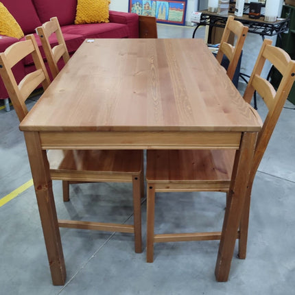 MESA Y CUATRO SILLAS "JOKKMOKK"