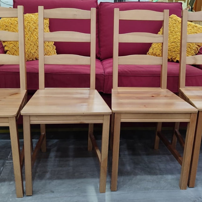 MESA Y CUATRO SILLAS "JOKKMOKK"