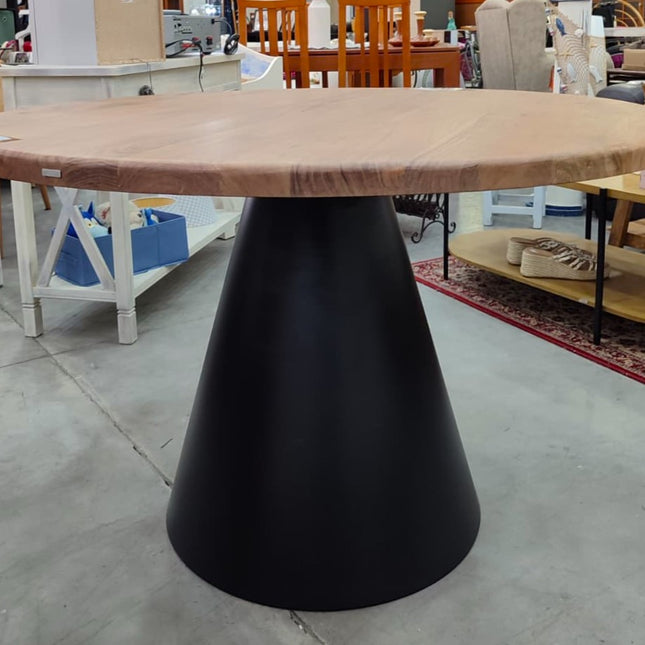 MESA REDONDA "WILSHIRE"