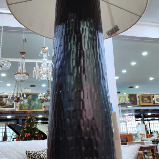 LÁMPARA DE PIE "SENNI"