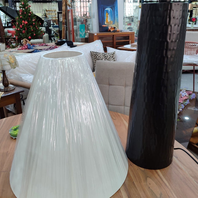 LÁMPARA DE PIE "SENNI"