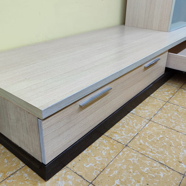 MUEBLE DE TV CON VITRINA