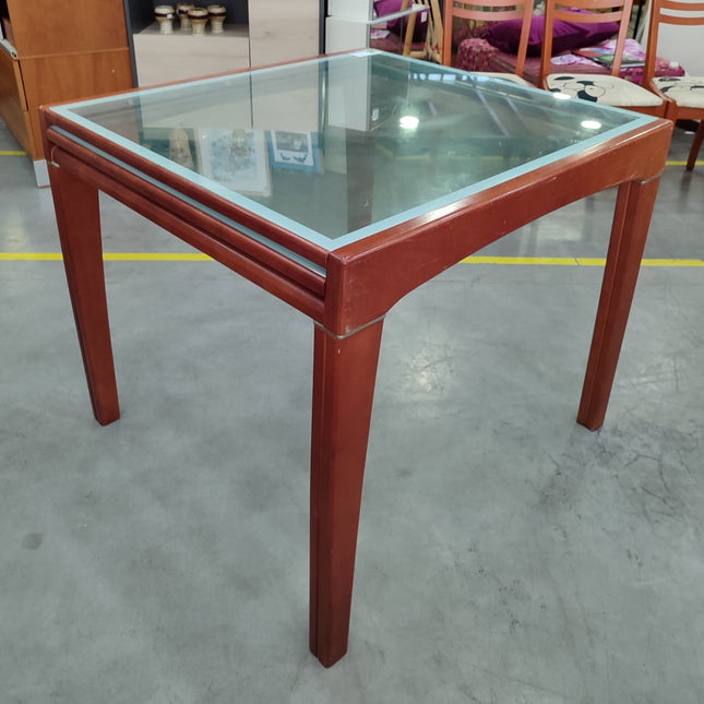 MESA CON CUATRO SILLAS