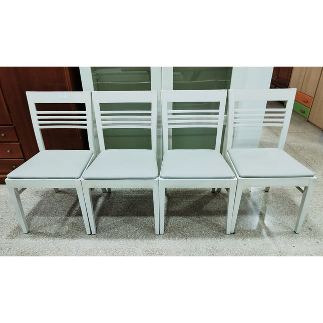 CUATRO SILLAS DE COMEDOR