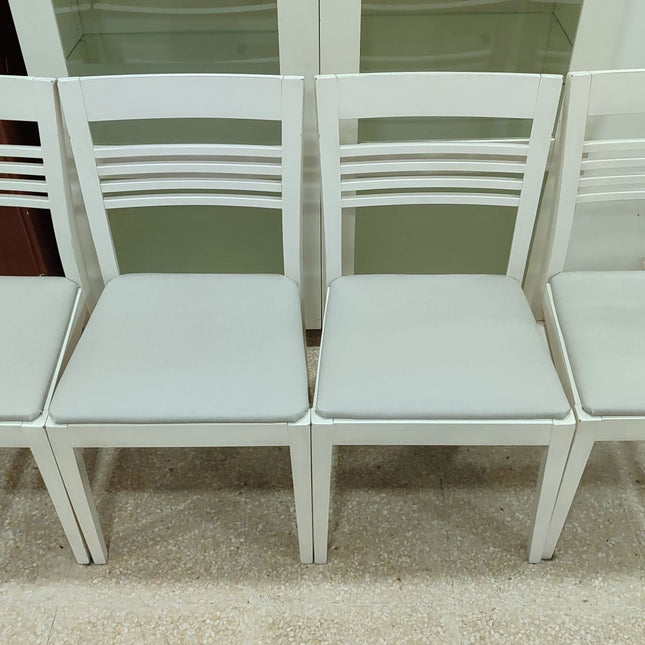 CUATRO SILLAS DE COMEDOR