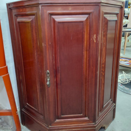 ESTANTERÍA RINCONERA