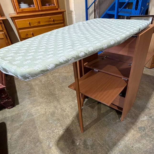 MUEBLE PLANCHADOR