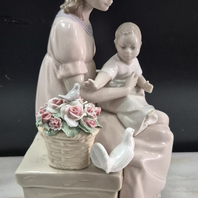 FIGURA DE PORCELANA